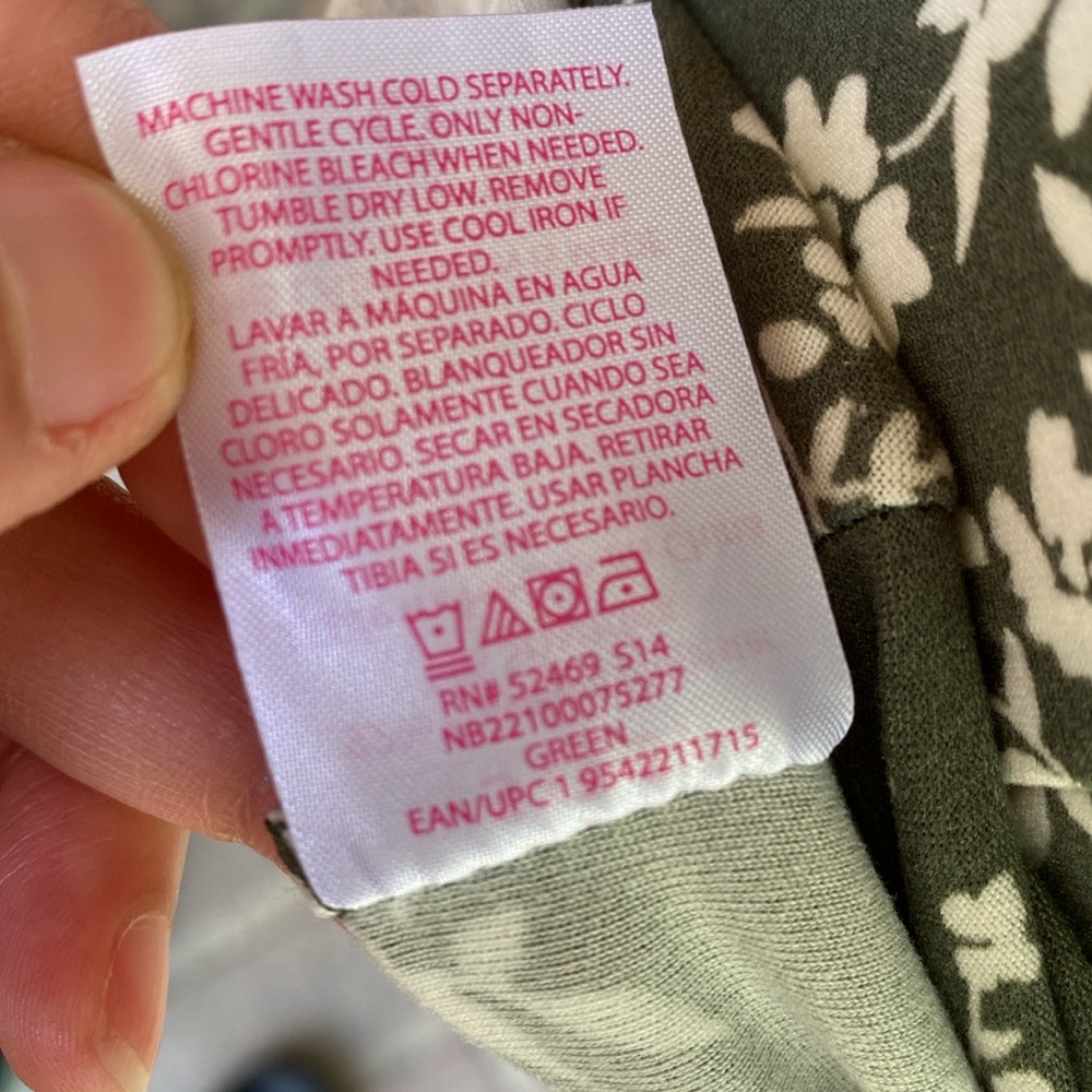 Floral🌷Green🌿Spring Top - Picture 13 of 13